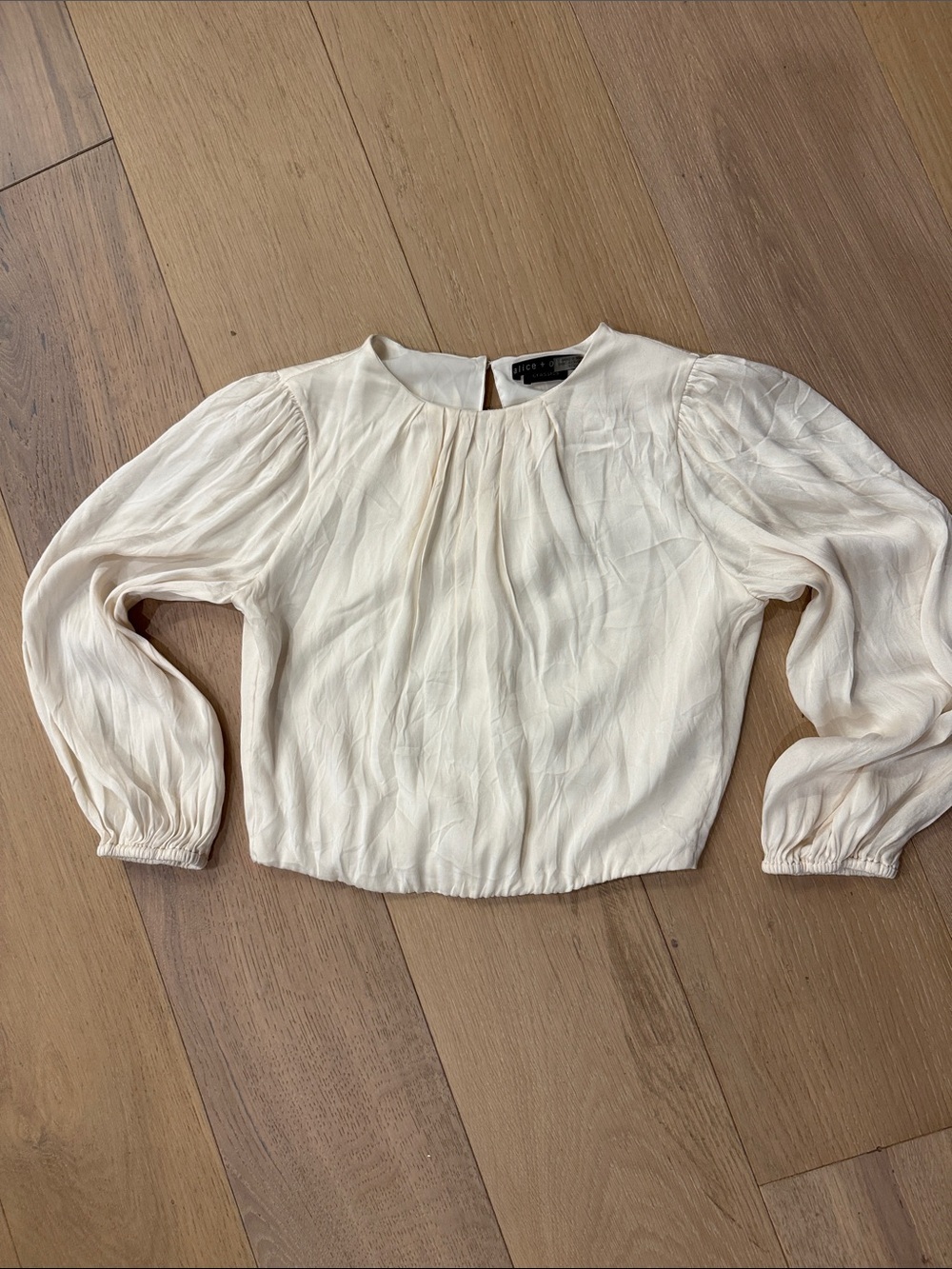 Alice and Olivia classics silk top with puffy sleeve s - Picture 2 of 5